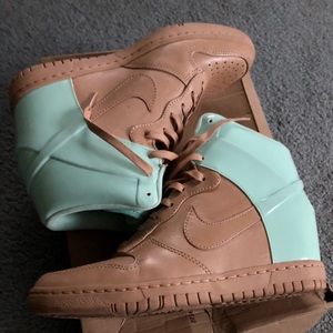 Women’s Dunk Sky HI VT QS: Size 9